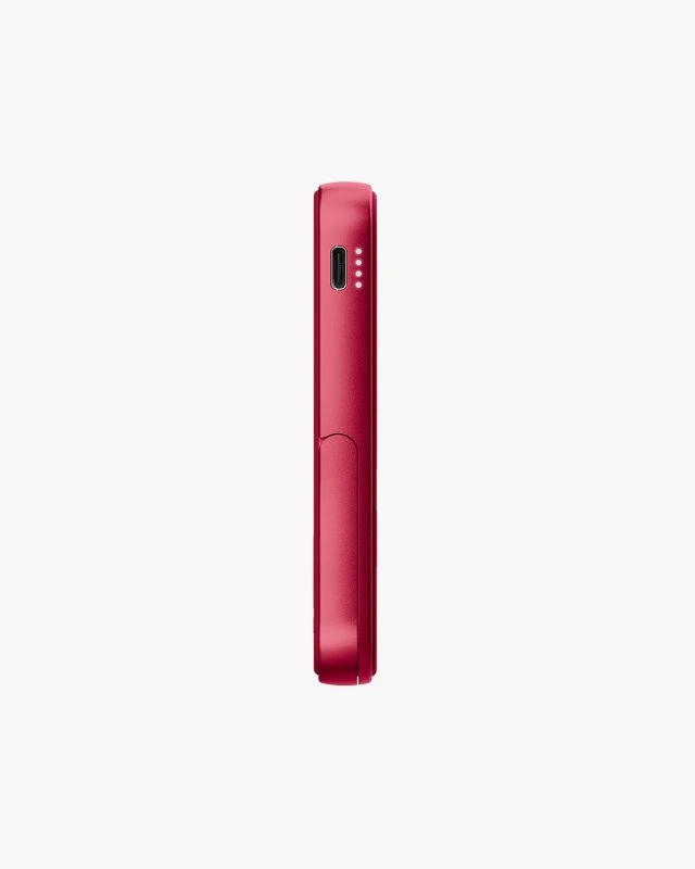 FRESH N REBEL - Magnet Wireless Powerbank 5000 mAh - Berry Red_03.webp